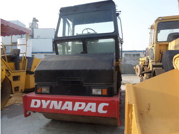 Kompaktor DYNAPAC CC211: slika Kompaktor DYNAPAC CC211