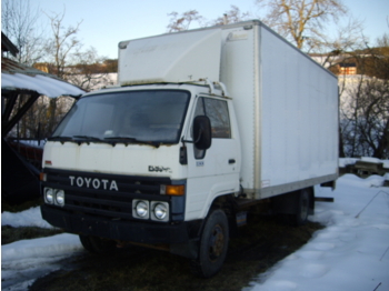 Toyota Dyna - Kamion sandučar