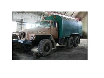 URAL 5557 - Kamion sandučar