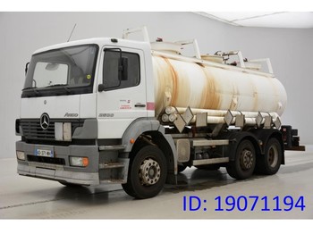 Kamion cisterna za prijevoz goriva Mercedes-Benz Atego 2533 - 6x2: slika Kamion cisterna za prijevoz goriva Mercedes-Benz Atego 2533 - 6x2