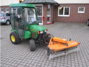 JOHN_DEERE 455 mit Vorbaubesen Kommunal - Općinski traktor